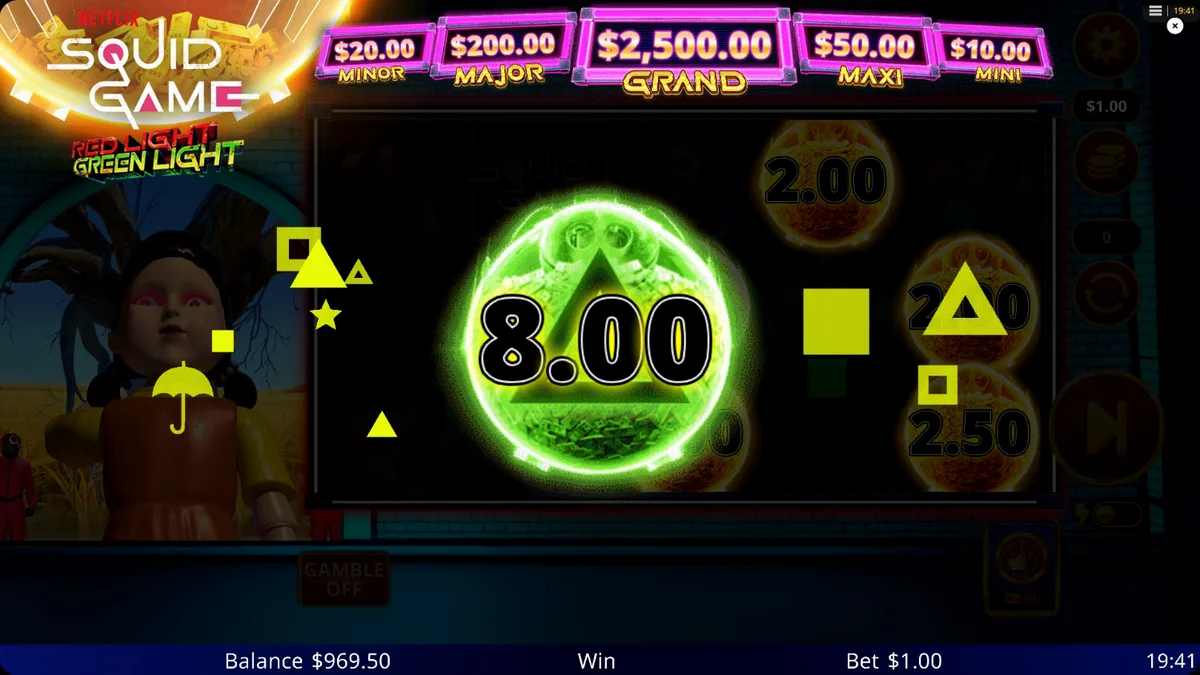 Interface do slot Squid Game: Red Light, Green Light com símbolos de porquinhos e elementos da série.